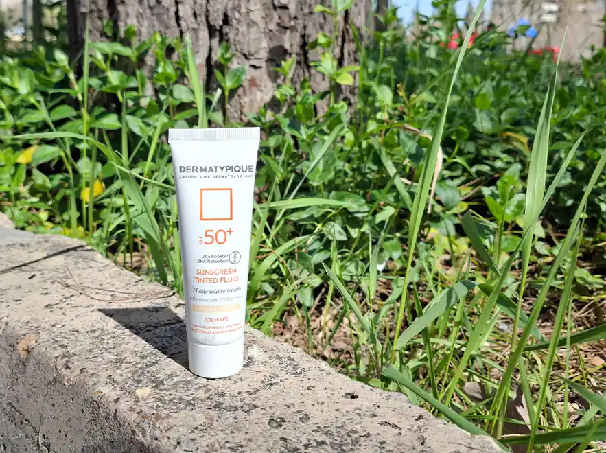 نقد و بررسی فلویید ضد آفتاب بژ طبیعی پوست های مختلط و چرب درماتیپیک SPF50 حجم 50 میلی لیتر