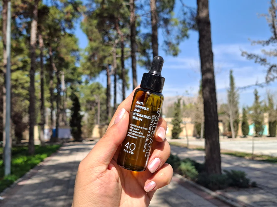 بررسی سرم ضد چروک و آبرسان سیلکر حجم 40 میلی لیتر