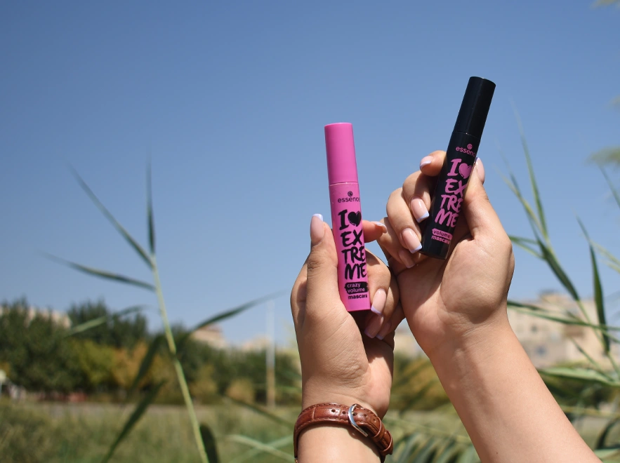 نقد و بررسی ریمل حجم دهنده مشکی اسنس مدل I Love Extreme Volume