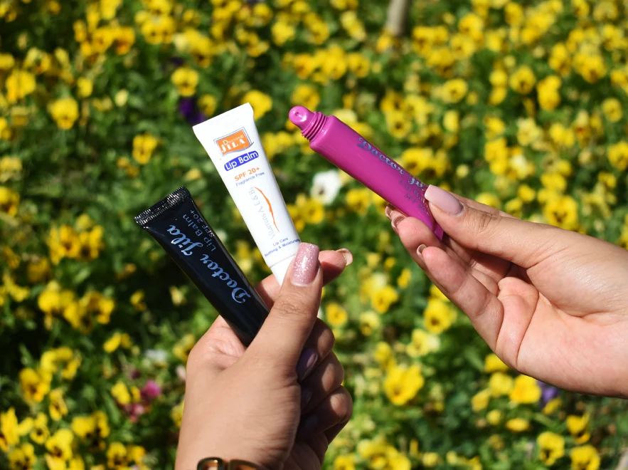 نقد و بررسی کرم ترک لب بنفش دکتر ژیلا SPF20 حجم 12 میلی لیتر