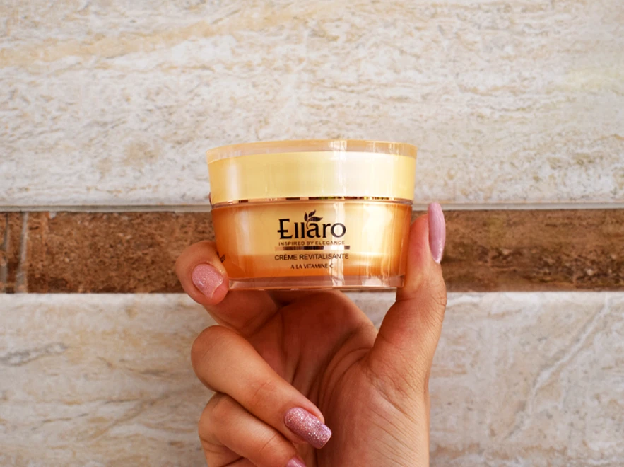 نقد و بررسی کرم شاداب کننده و احیا کننده ویتامین سی الارو حجم 50 میلی لیتر