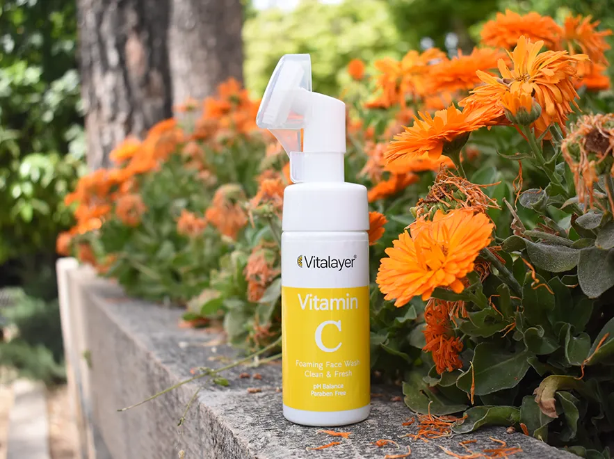 نقد و بررسی فوم شستشوی صورت ویتامین سی ویتالیر حجم 150 میلی لیتر
