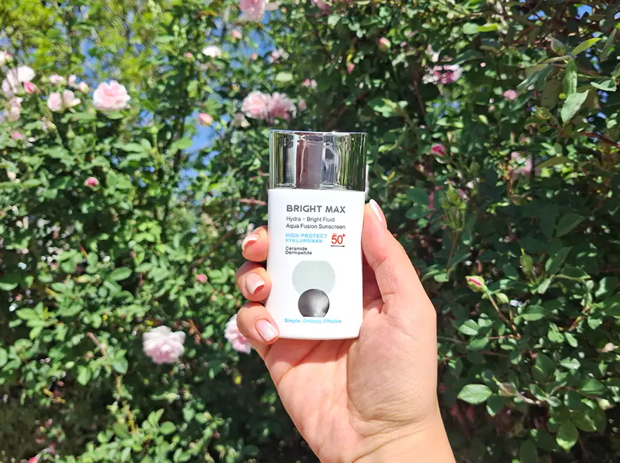 نقد و بررسی فلویید ضد آفتاب بی رنگ آکوا فیوژن برایت مکس SPF50 حجم 50 میلی لیتر