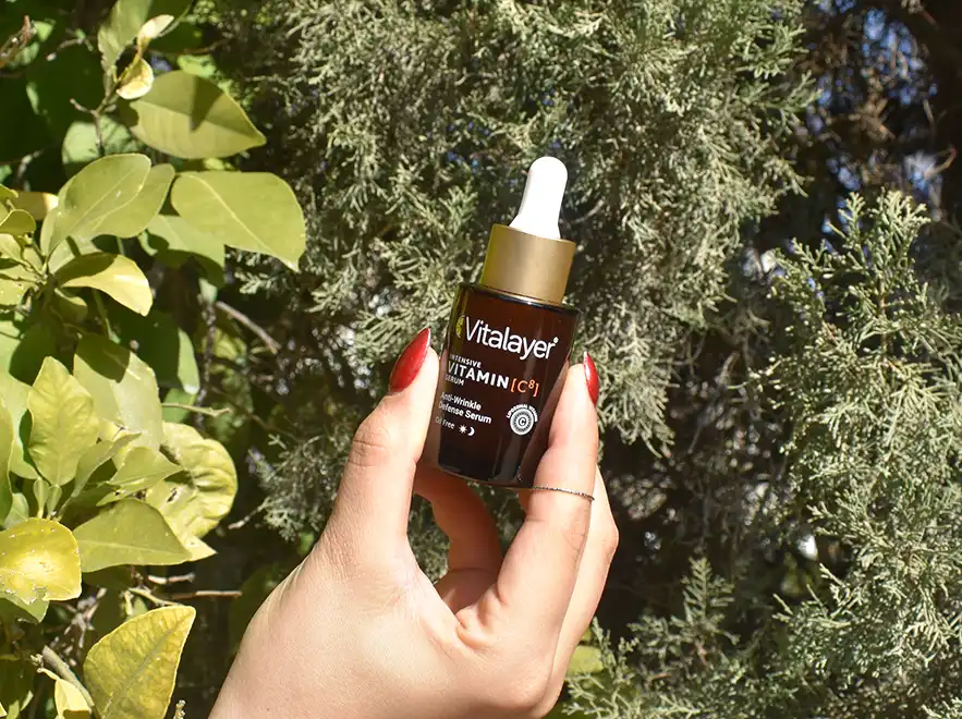 نقد و بررسی سرم روشن کننده ویتامین سی ویتالیر حجم 30 میلی لیتر