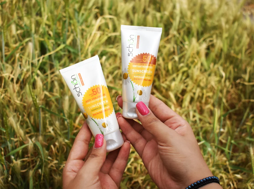 نقد و بررسی کرم ضد آفتاب بی رنگ پوست های خشک و معمولی شون SPF50 حجم 50 میلی لیتر
