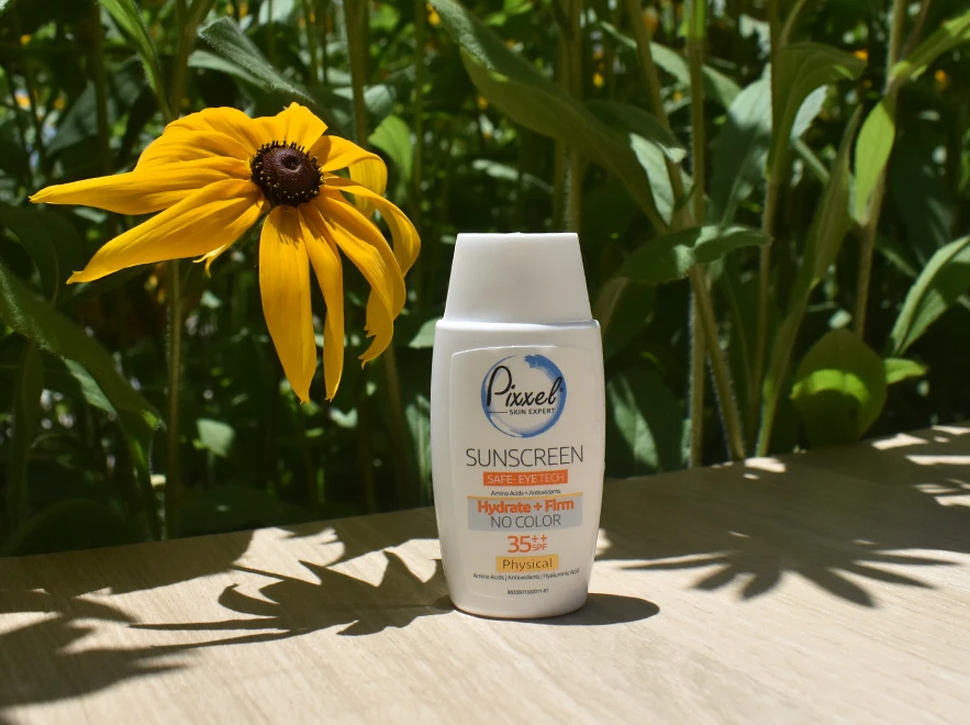 نقد و بررسی کرم ضد آفتاب فیزیکال بی رنگ دور چشم و صورت پیکسل SPF35 حجم 50 میلی لیتر