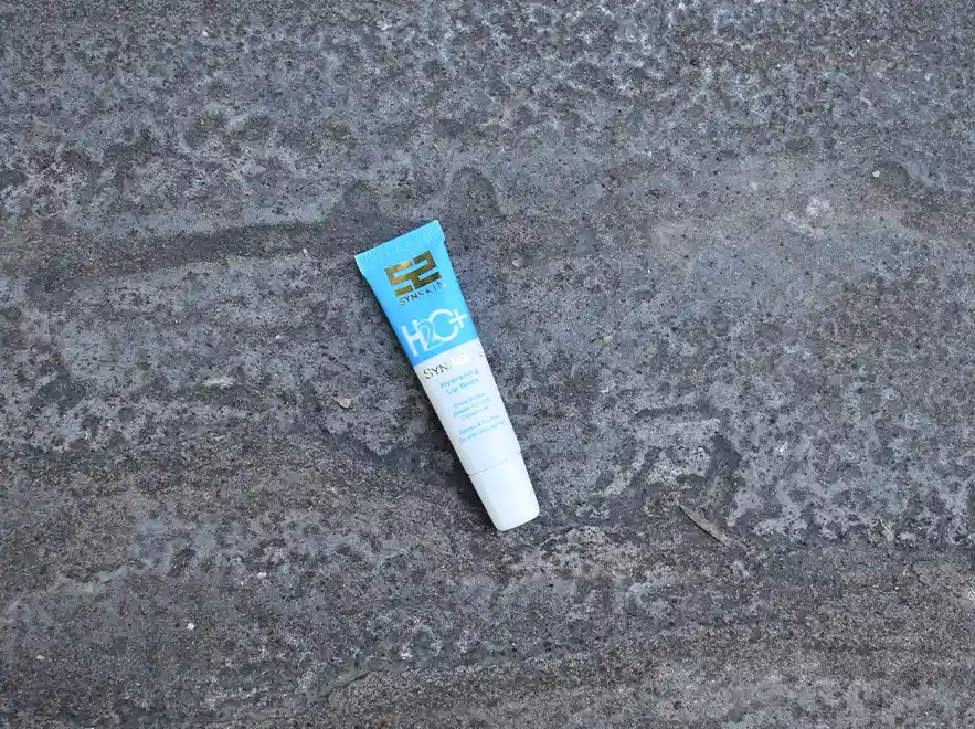 نقد و بررسی بالم لب ساین آکوا ساین اسکین وزن 12 گرم