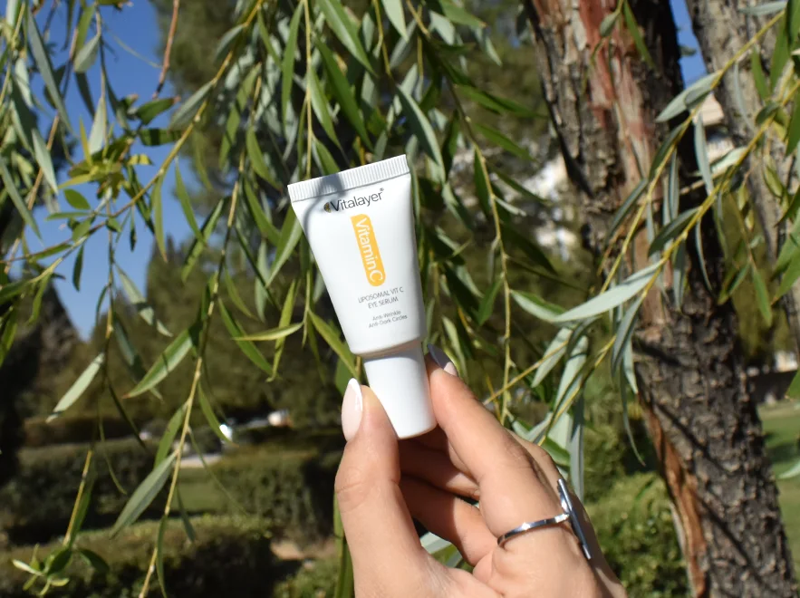 نقد سرم دور چشم ویتامین سی ویتالیر حجم 15 میلی لیتر