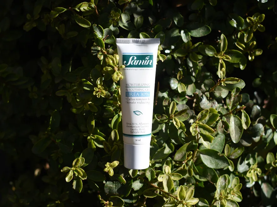 نقد و بررسی ژل مرطوب کننده قوی اوره 30 درصد ثمین حجم 30 میلی لیتر