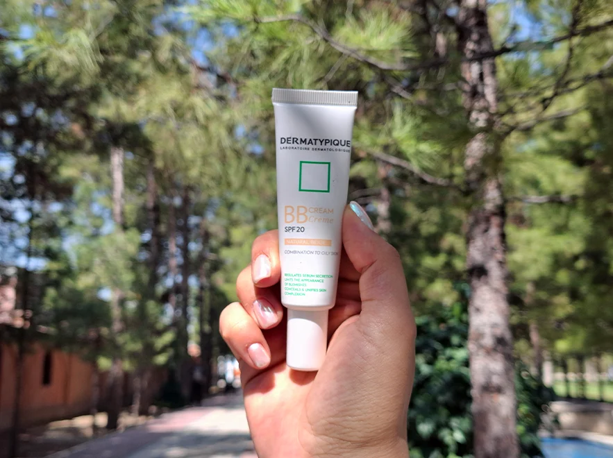 نقد بی بی کرم بژ طبیعی پوست های مختلط و چرب درماتیپیک SPF20 حجم 30 میلی لیتر